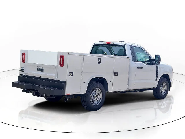 New 2027 Oxford White Ford XL image 5