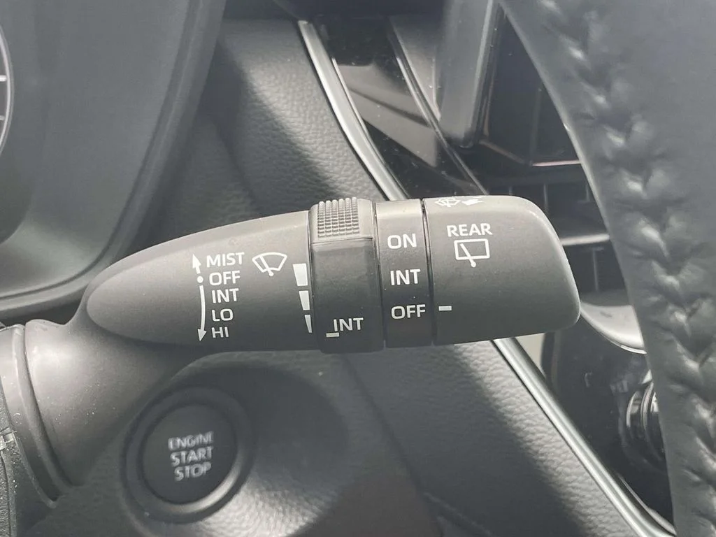 2025 Toyota Corolla Cross LE - Photo 13
