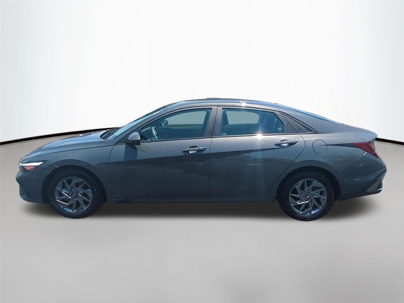 Used 2024 Ecotronic Gray Hyundai SEL image 6