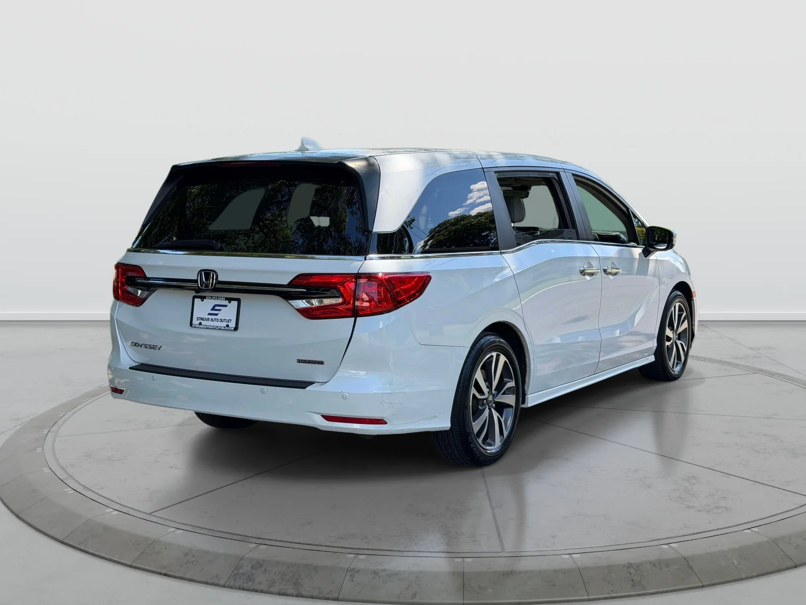 Used 2023 White Honda Touring image 6