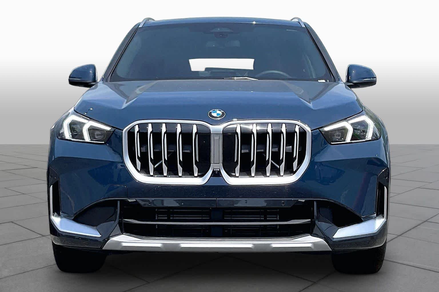 Used 2026 Night Dusk Blue Metallic BMW xDrive28i image 3