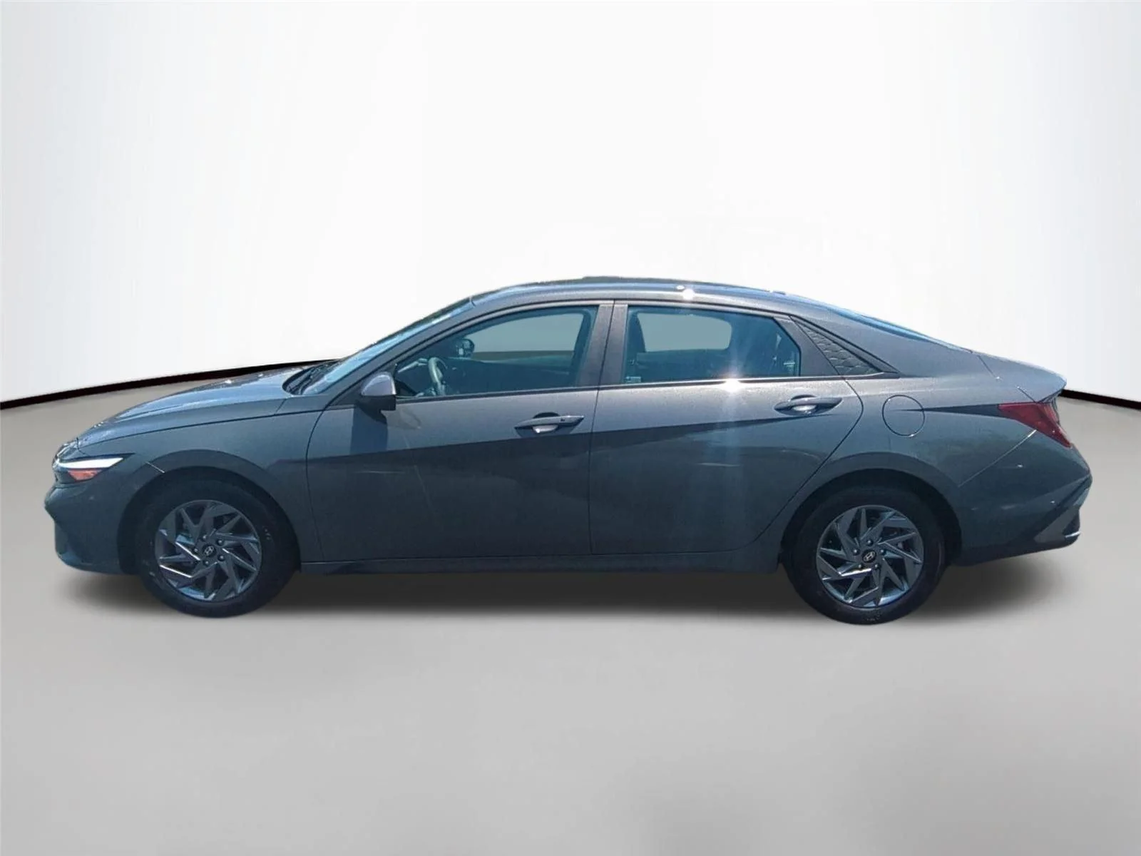 Used 2024 Ecotronic Gray Hyundai SEL image 6