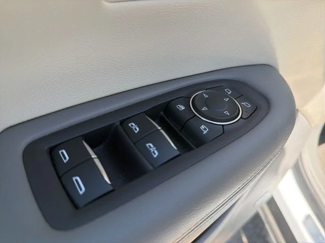 Used 2024 White Cadillac Premium Luxury image 12