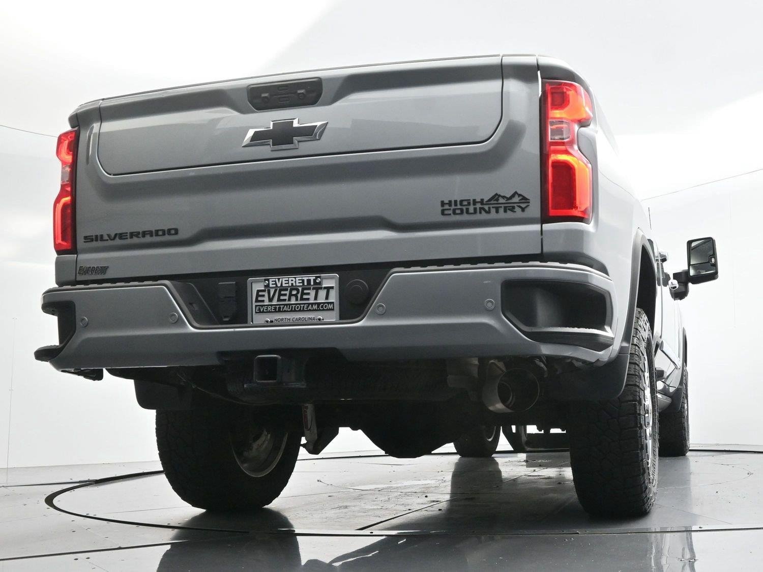 Used 2024 Sterling Gray Metallic Chevrolet High Country image 48