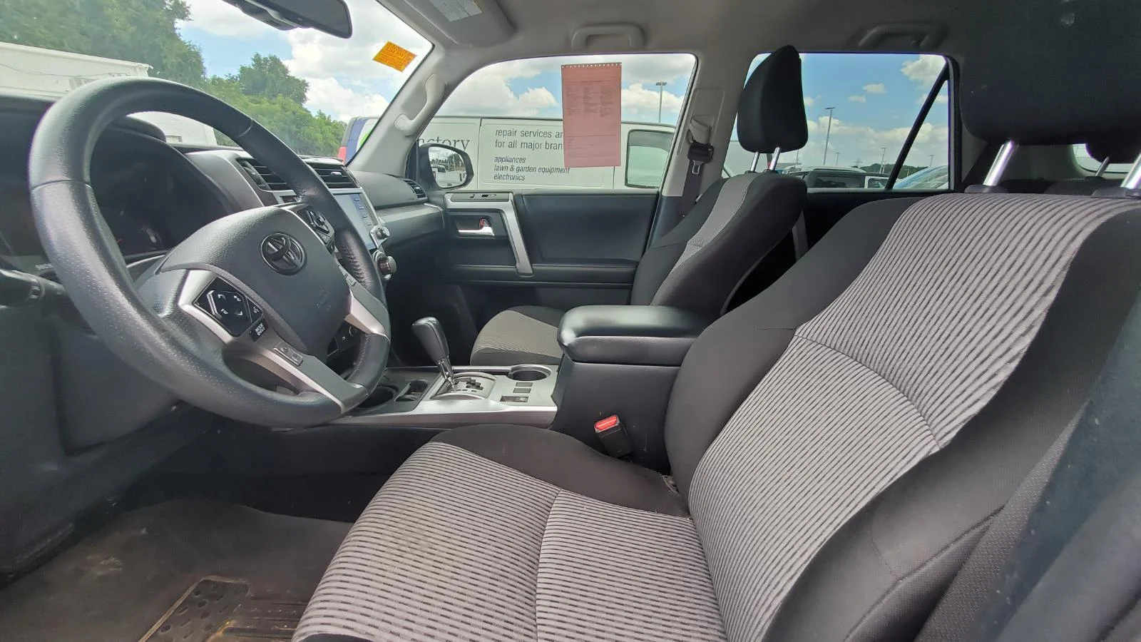 Used 2022 Super White Toyota SR5 image 3