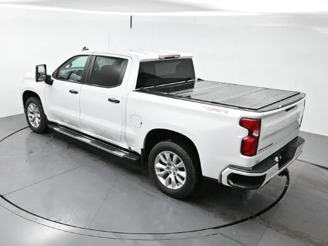 Used 2021 SUMMIT WHITE Chevrolet Custom image 21