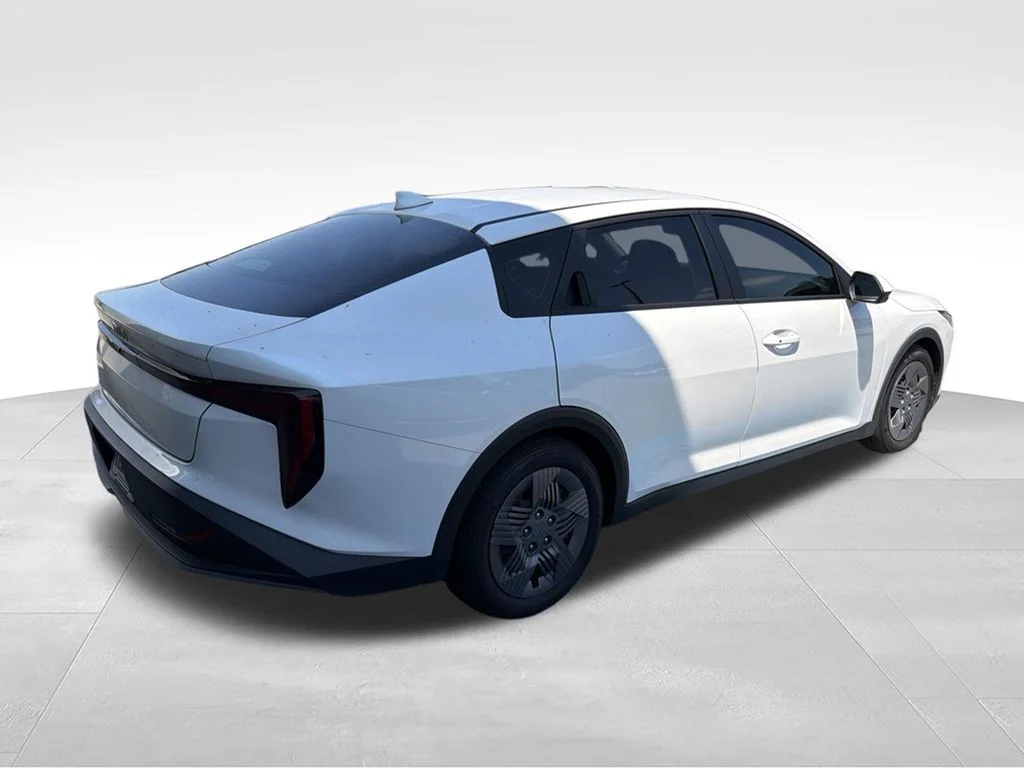 Used 2025 White Kia LX image 3