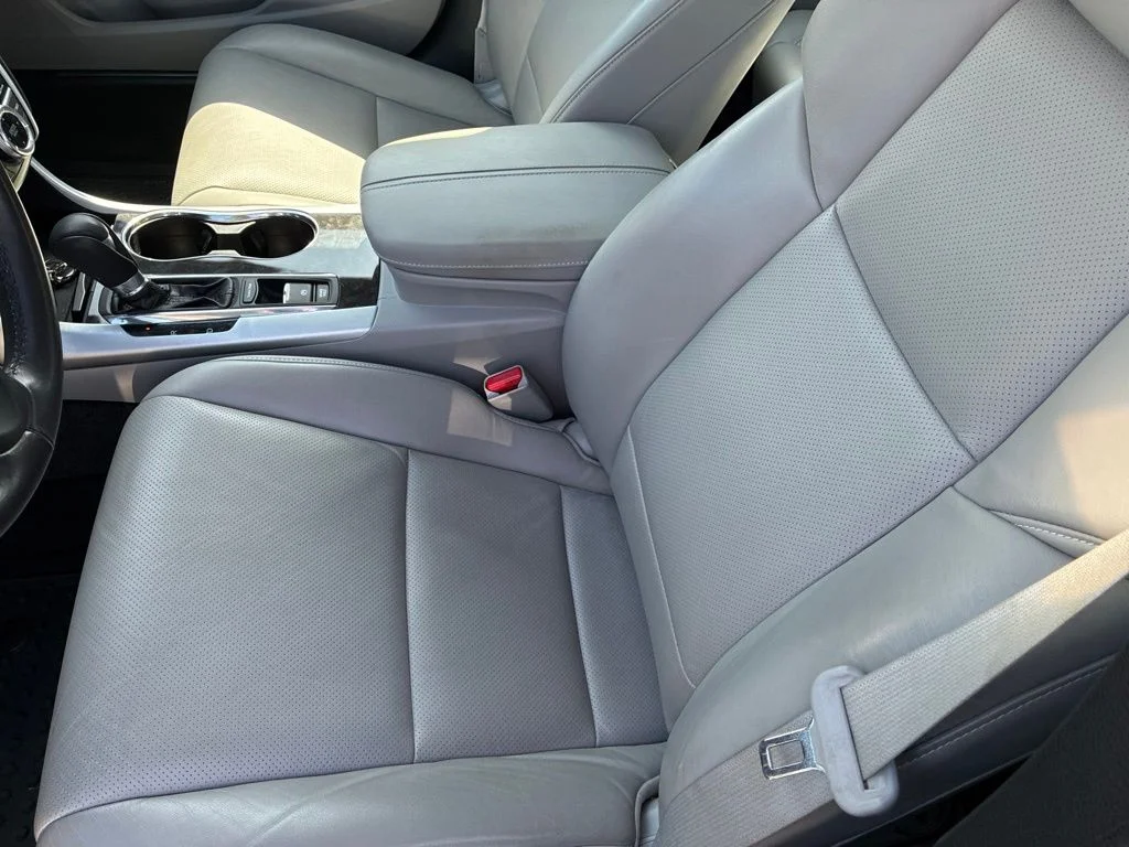 Used 2018  Acura 2.4L image 13