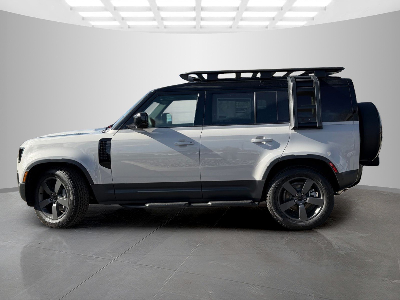 2026 Land Rover Defender S - Photo 8