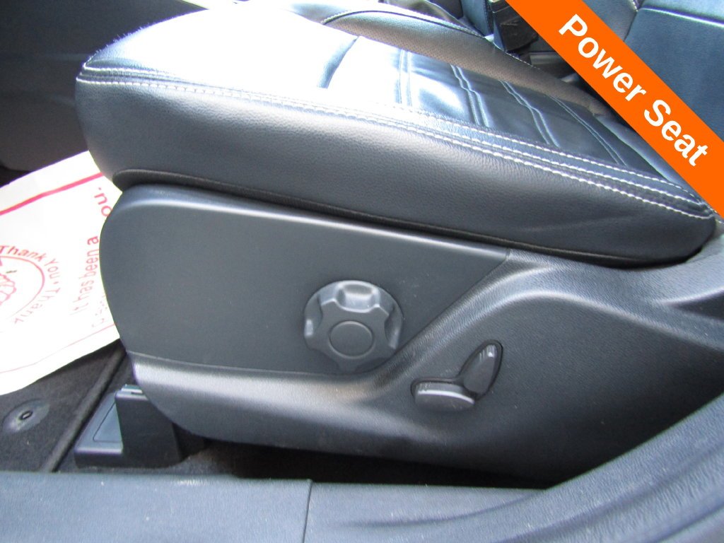 Used 2020  Ford Titanium image 6
