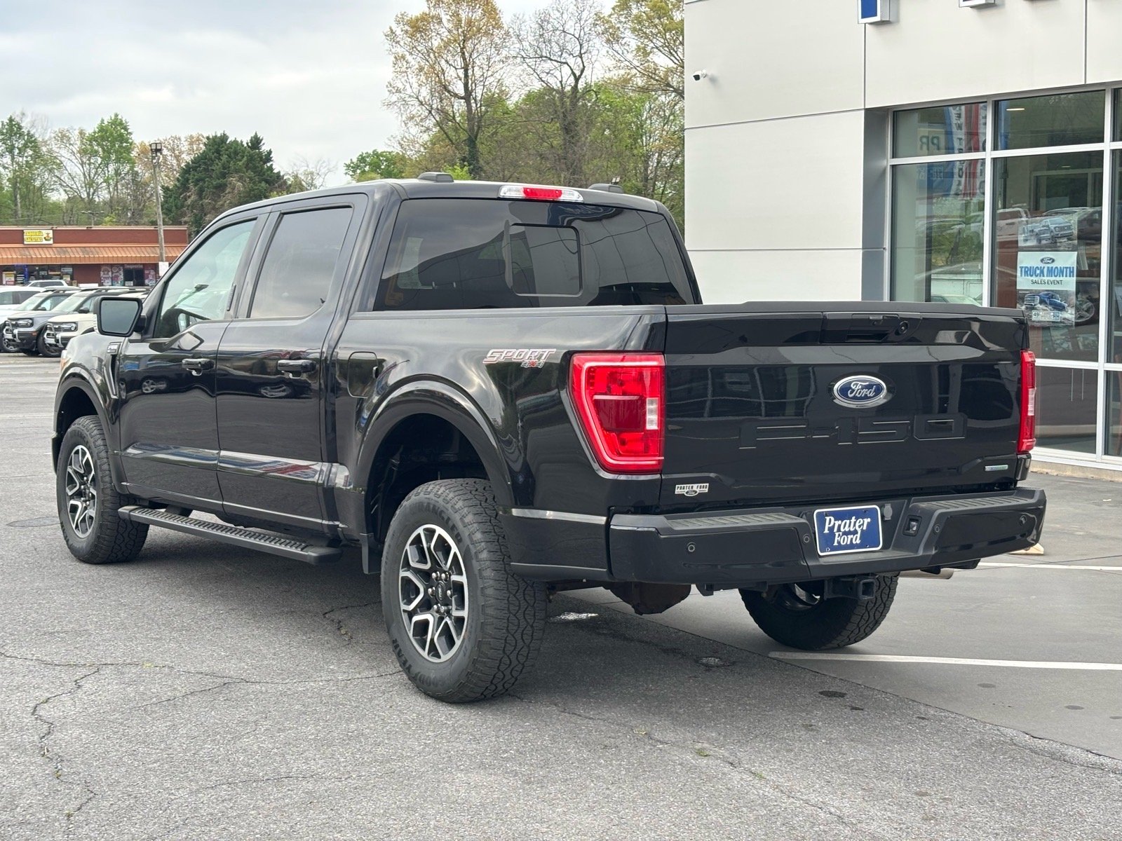 Used 2023 Black Ford XLT image 3