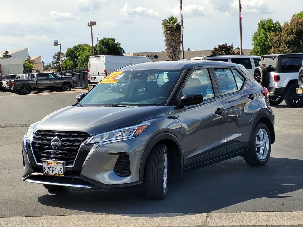 Used 2022 Gray Nissan S image 8