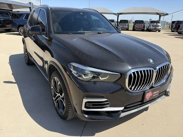 Used 2022 Black BMW sDrive40i image 8