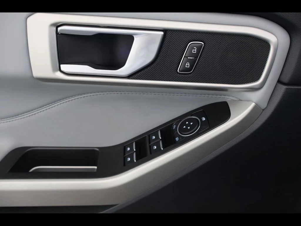 2024 Ford Explorer XLT - Photo 30