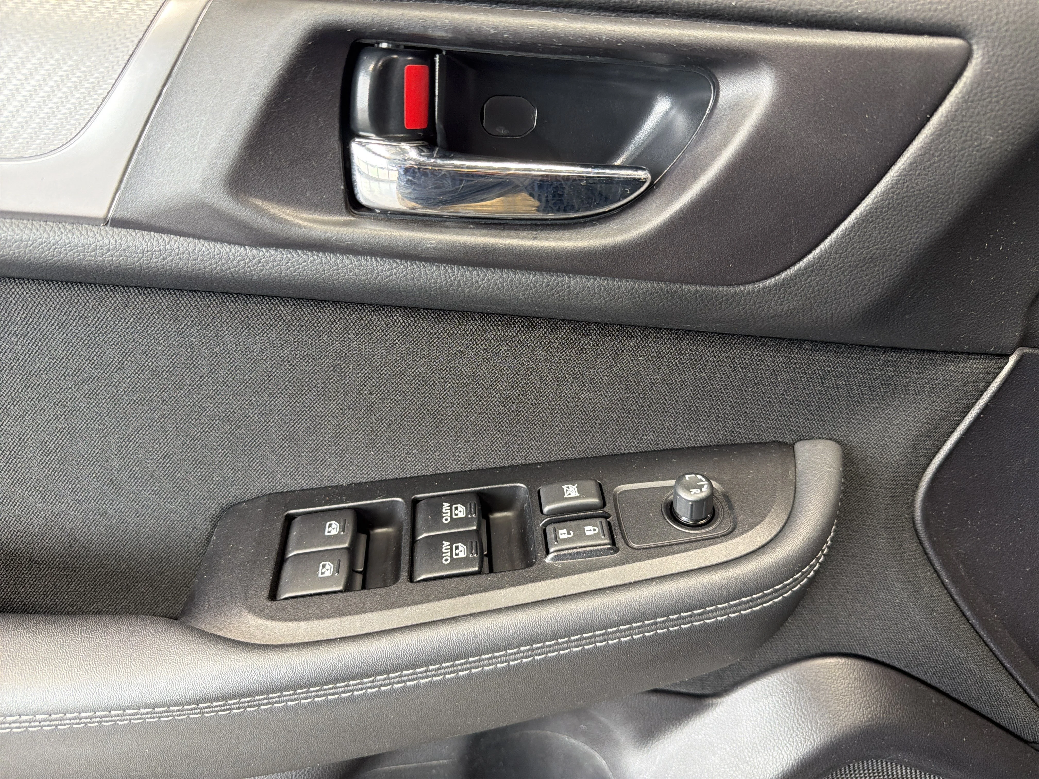 Used 2019 Crystal Black Silica Subaru Premium image 19
