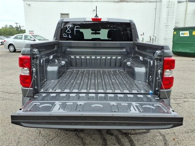 New 2026 Carbonized Gray Metallic Ford XLT image 7