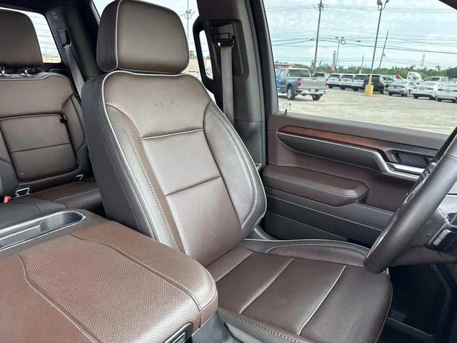 Used 2024 White GMC Denali image 27