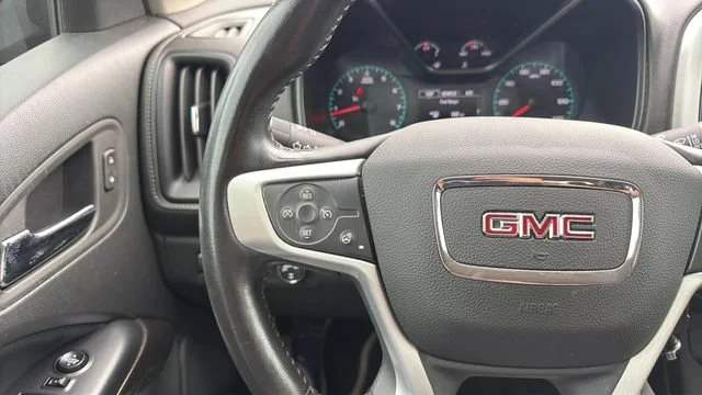 Used 2022 Onyx Black GMC Elevation image 21