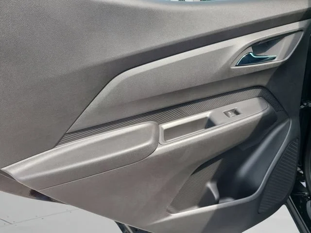 New 2027 Mosaic Black Metallic Chevrolet LT image 12