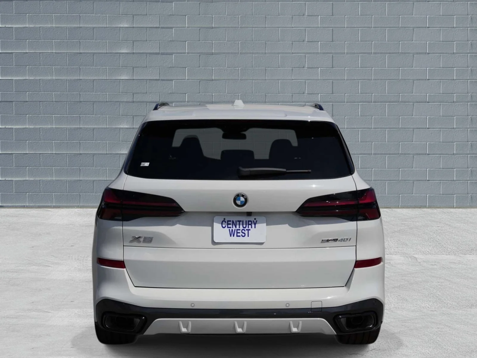 New 2026 Alpine White BMW sDrive40i image 4