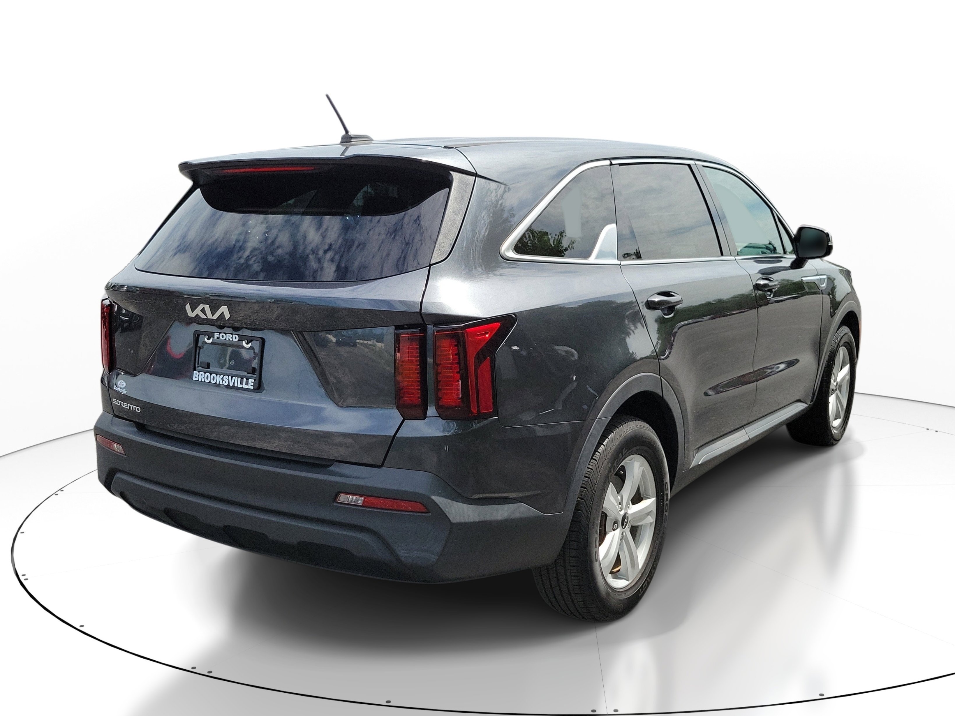 Used 2023 Gravity Grey Kia LX image 5