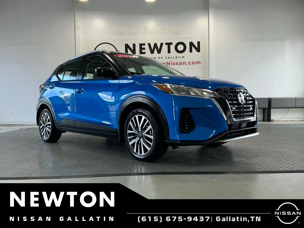 Used 2023 Electric Blue Metallic/Super Black Nissan SV image 21
