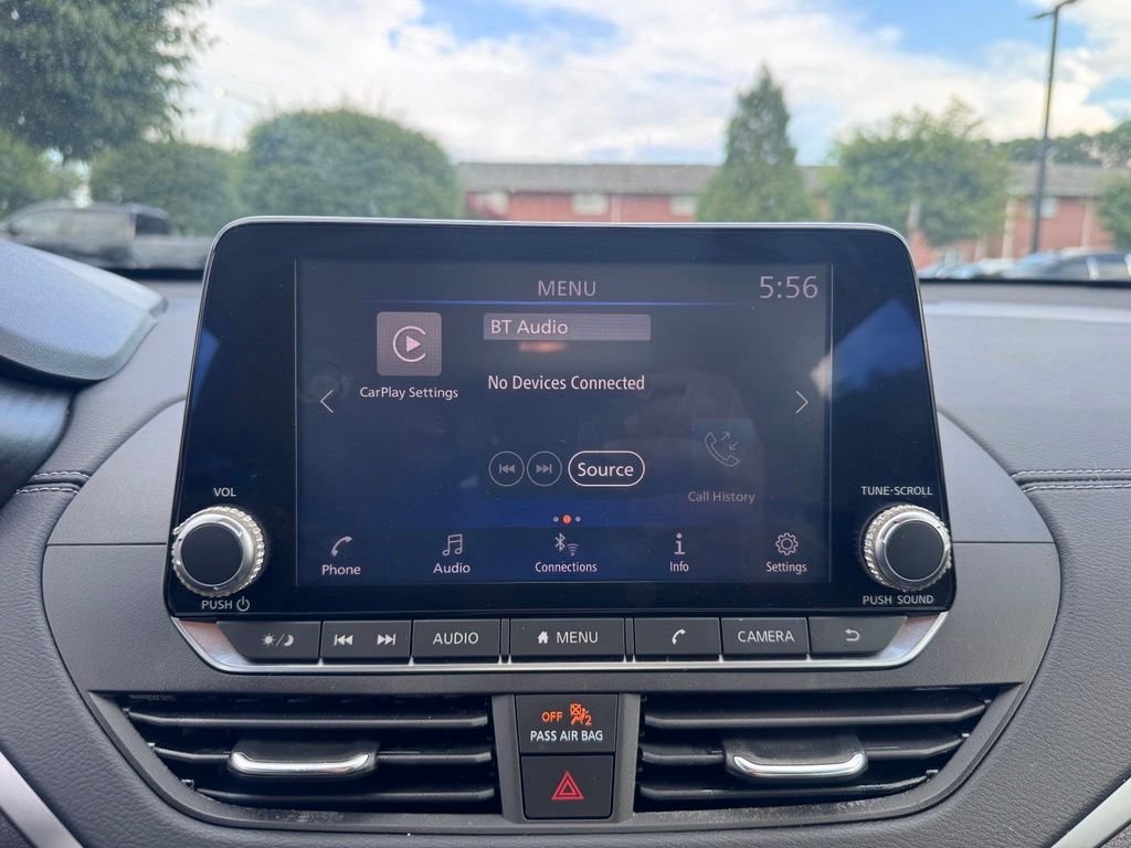 Used 2021 Silver Nissan 2.5 SV image 9