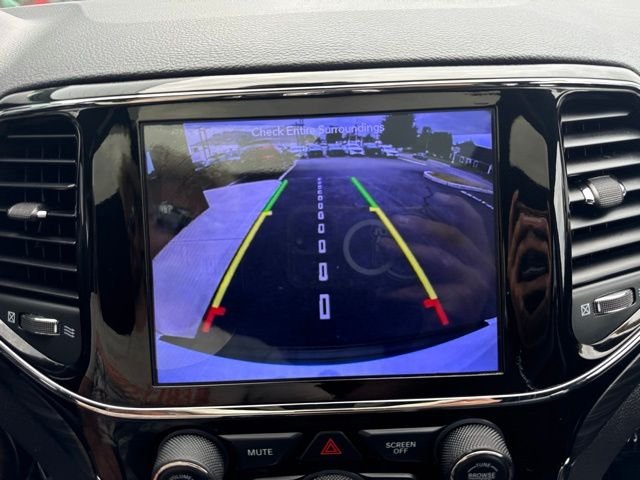 Used 2019 White Jeep Altitude image 22