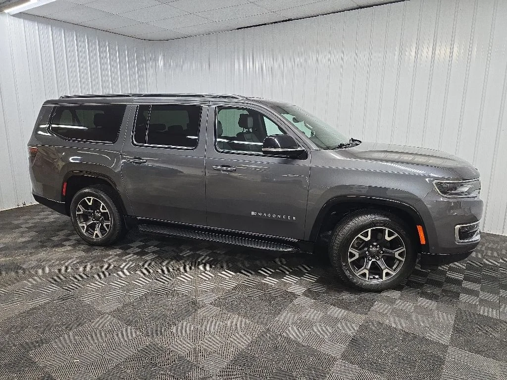 2023 Jeep Wagoneer L Series III 4WD's photo
