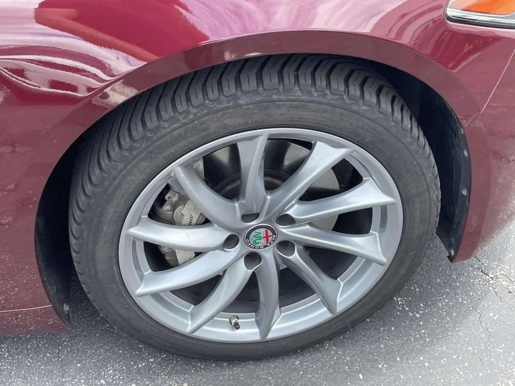 Used 2017 Red Metallic Alfa Romeo Base image 11