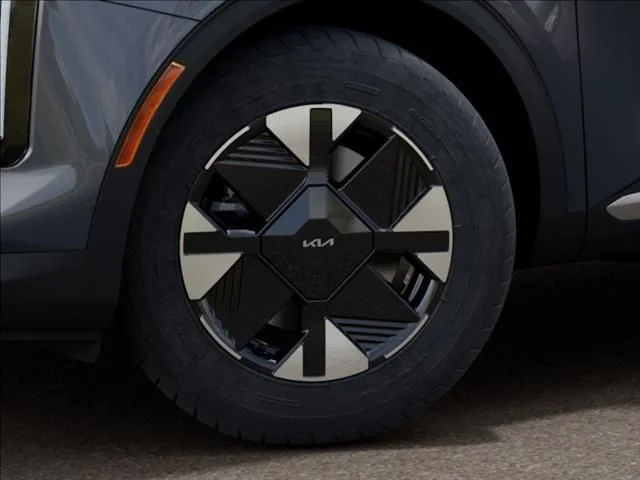 New 2026 Steel Gray Kia LX image 9
