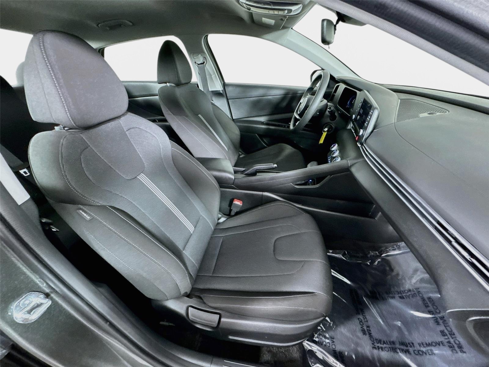 Used 2025 Amazon Gray Hyundai SE image 25