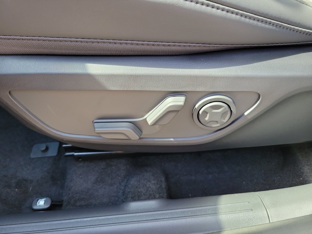 New 2027 Terrain Brown Kia X-Line S image 25