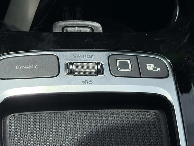 Used 2025  Mercedes-Benz GLA 250 image 32