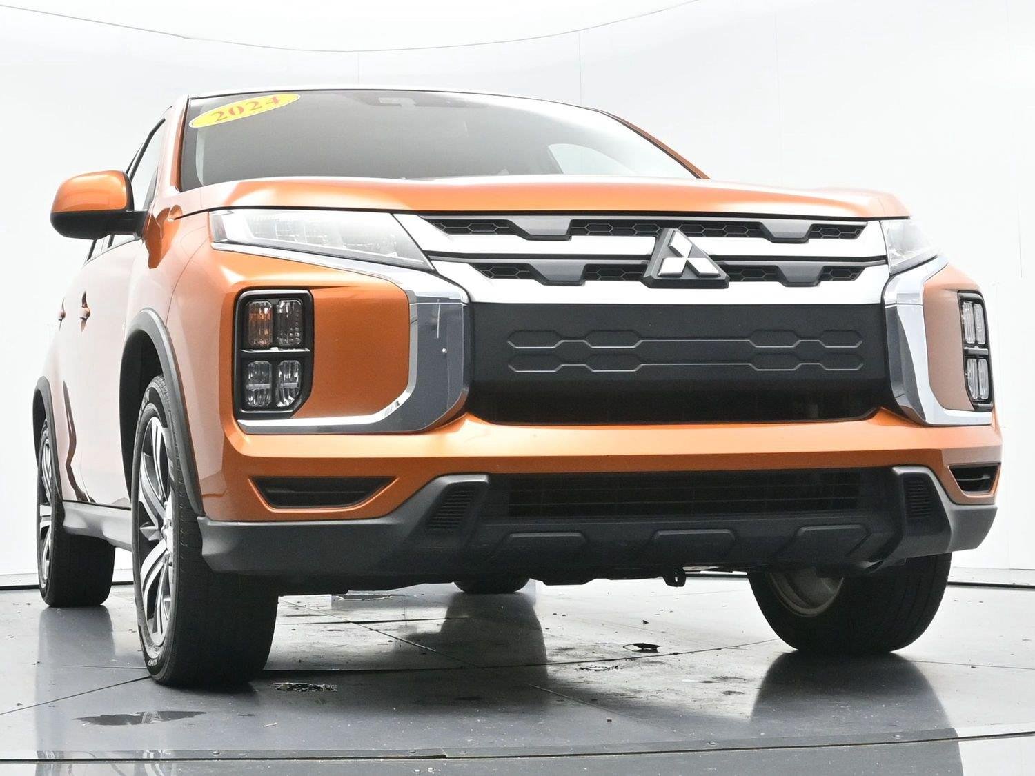 Used 2024 Sunshine Orange Metallic Mitsubishi ES image 41