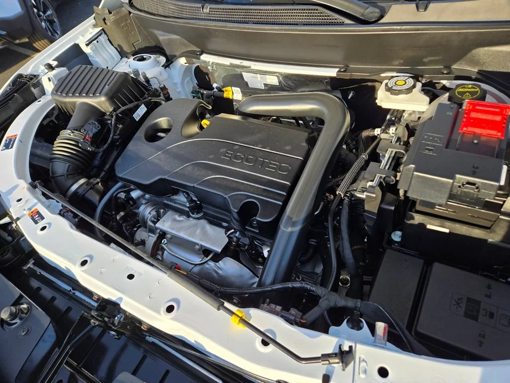 Used 2026 Summit White Chevrolet LT image 16
