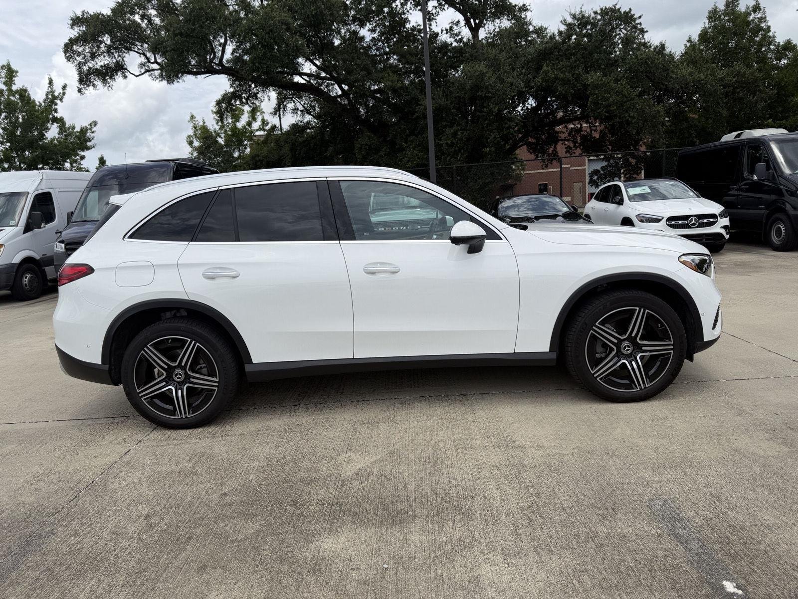 Certified Used 2026 Polar White Mercedes-Benz GLC 300 image 28