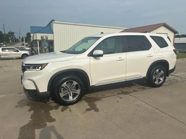 Used 2025 Honda Pilot EX-L with VIN 5FNYG1H41SB045481 for sale in Kansas City