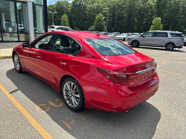 Used 2023 Red INFINITI LUXE image 5
