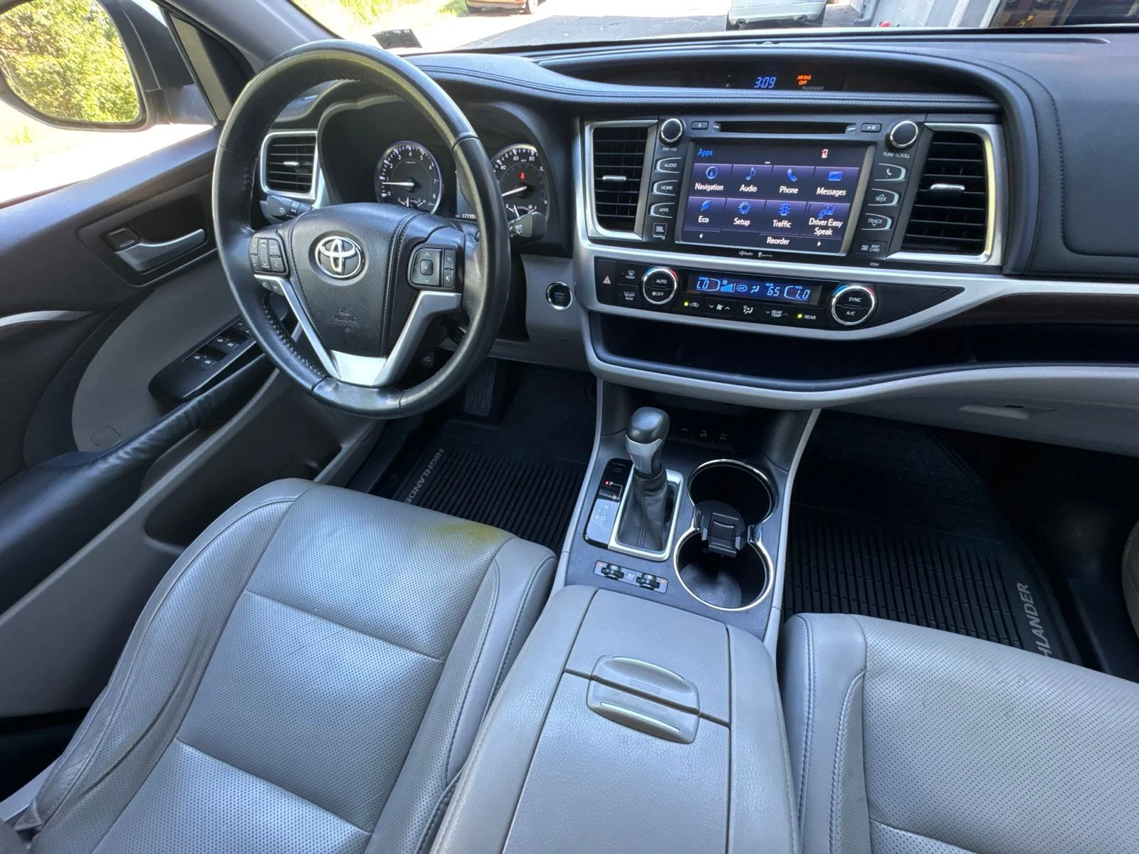 Used 2015 Blizzard Pearl Toyota Limited image 39