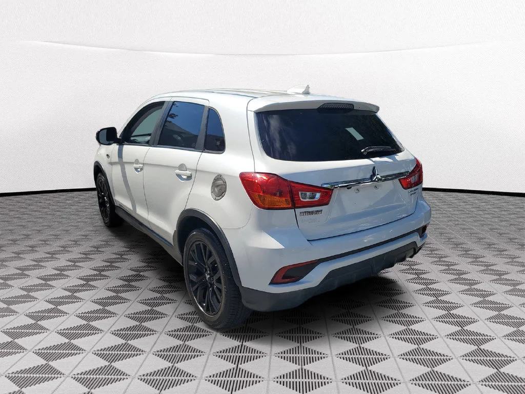 Used 2018  Mitsubishi 2.0 LE image 4
