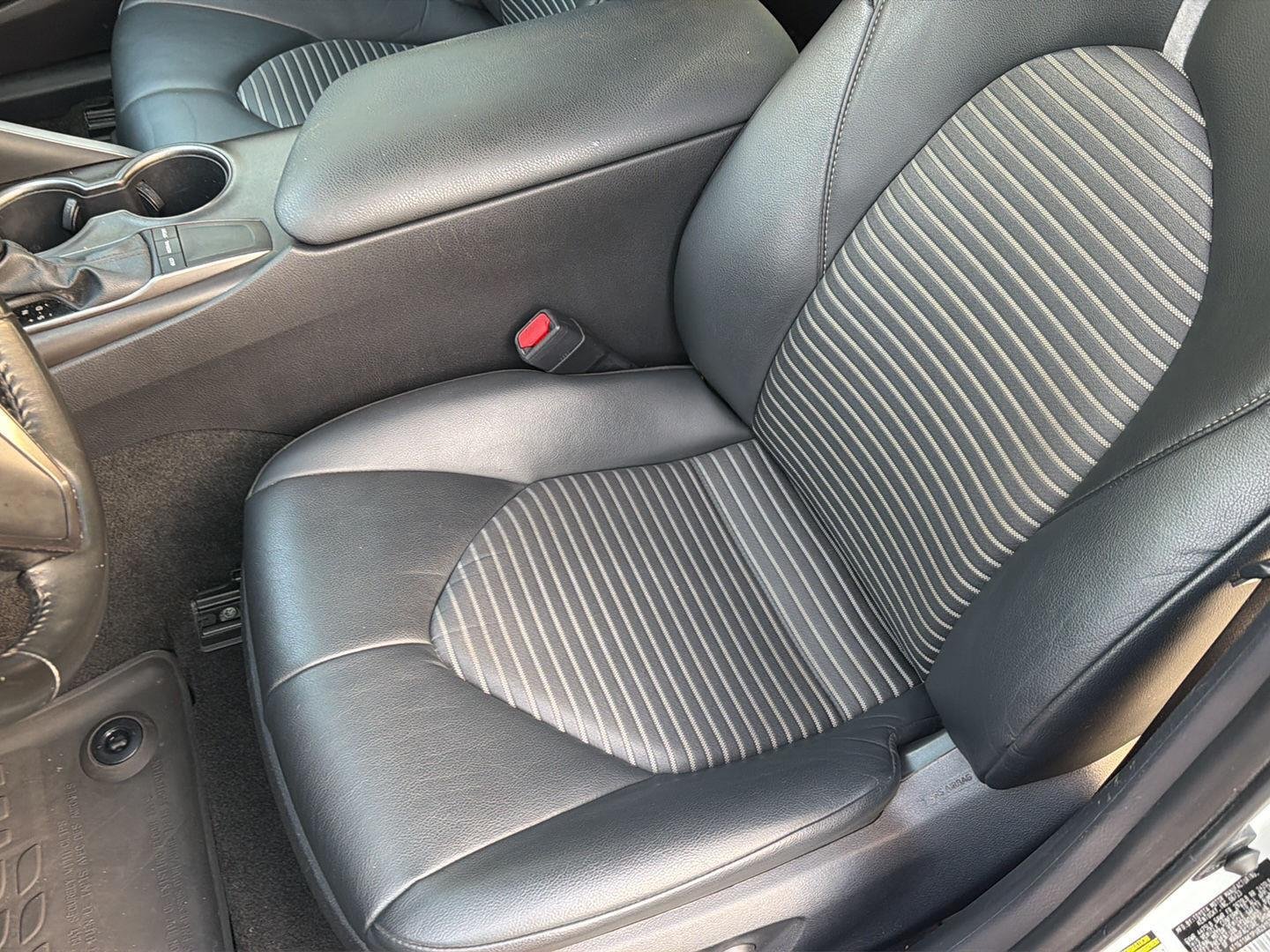 Certified Used 2023 Ice Cap Toyota SE image 29