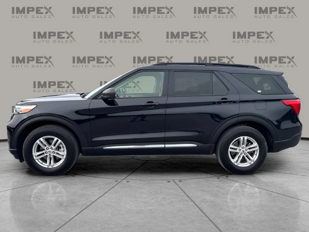 Used 2023 Black Ford XLT image 2