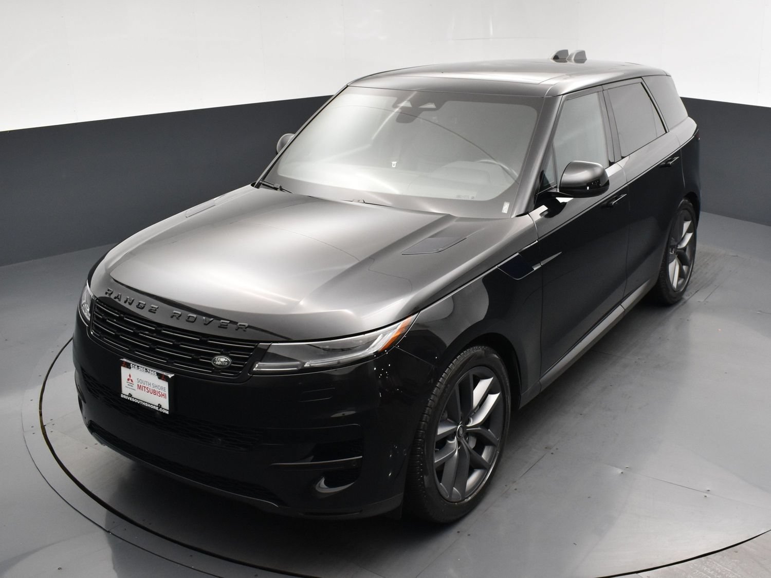 Used 2024 Black Land Rover SE image 19