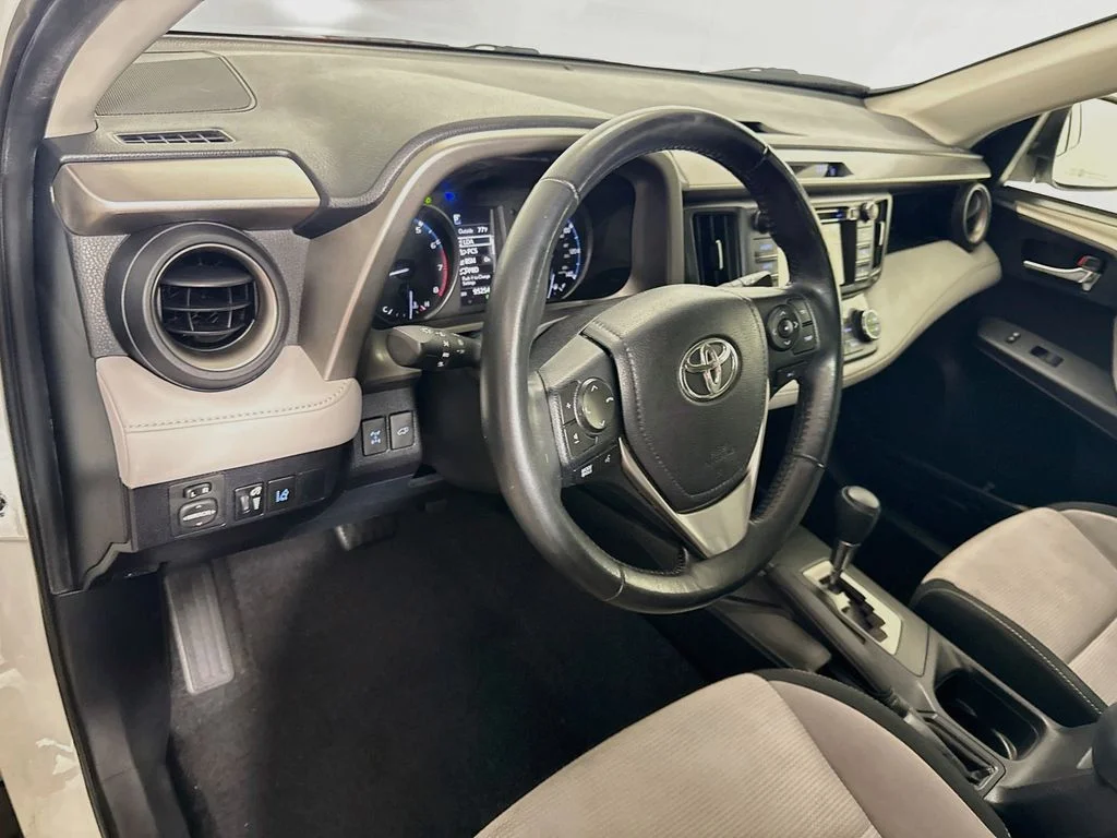 Certified Used 2018 Super White Toyota XLE image 9