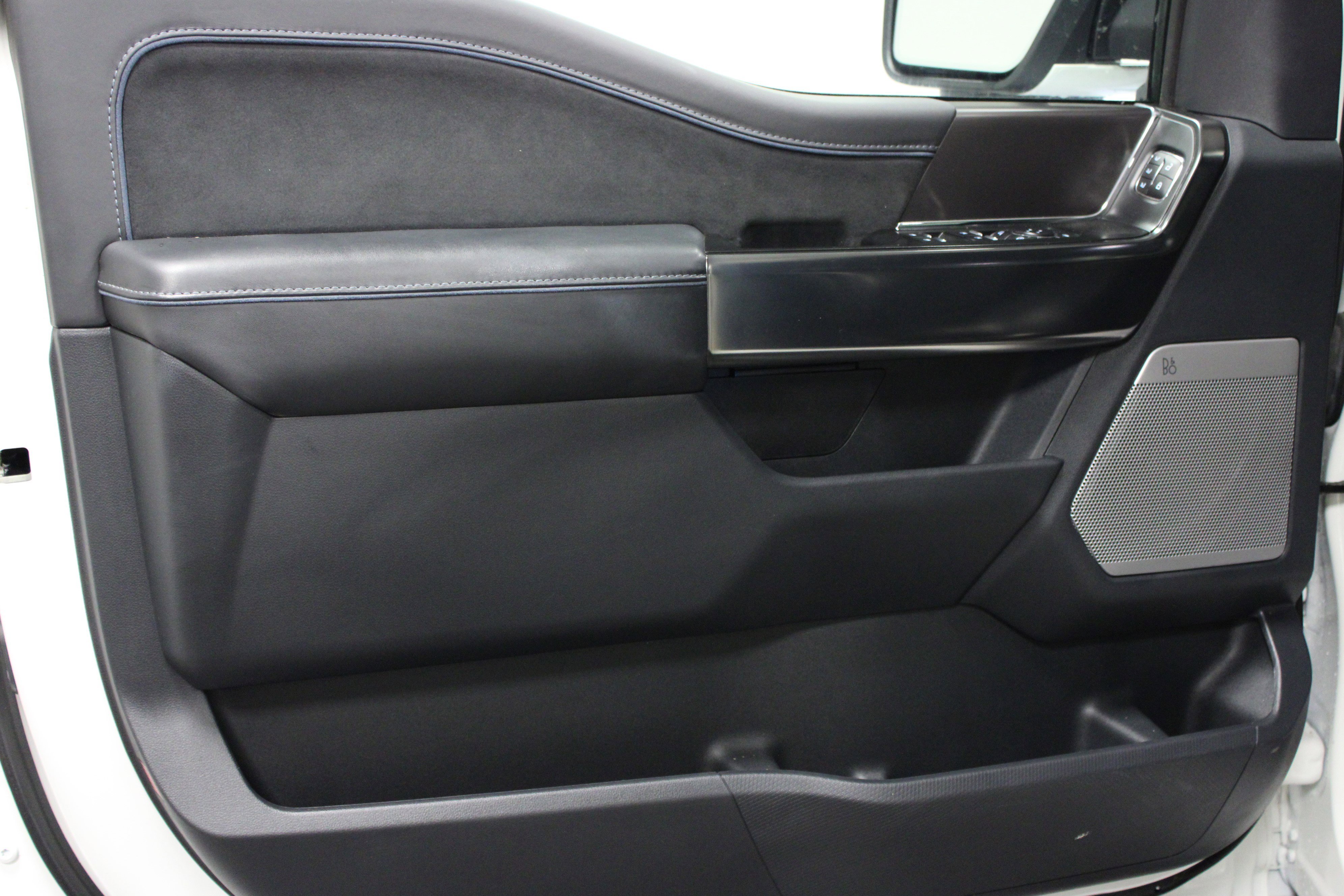Used 2024 Star White Metallic Tri-Coat Ford Platinum image 11