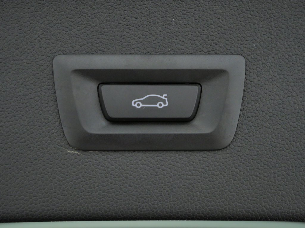 Used 2024 Black BMW xDrive50 image 28