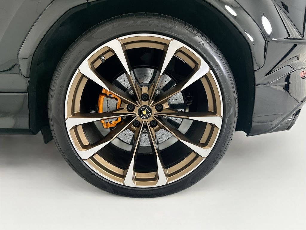 Used 2023 Nero Noctis Metallic Lamborghini S image 30