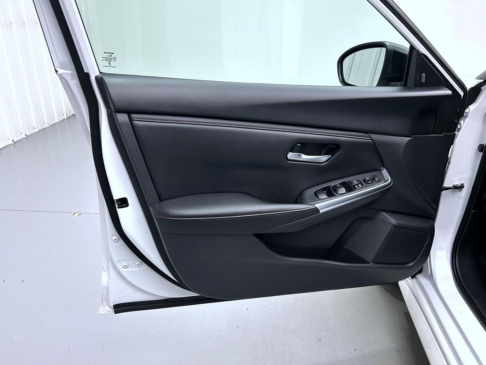 Certified Used 2023 White Nissan SR image 9