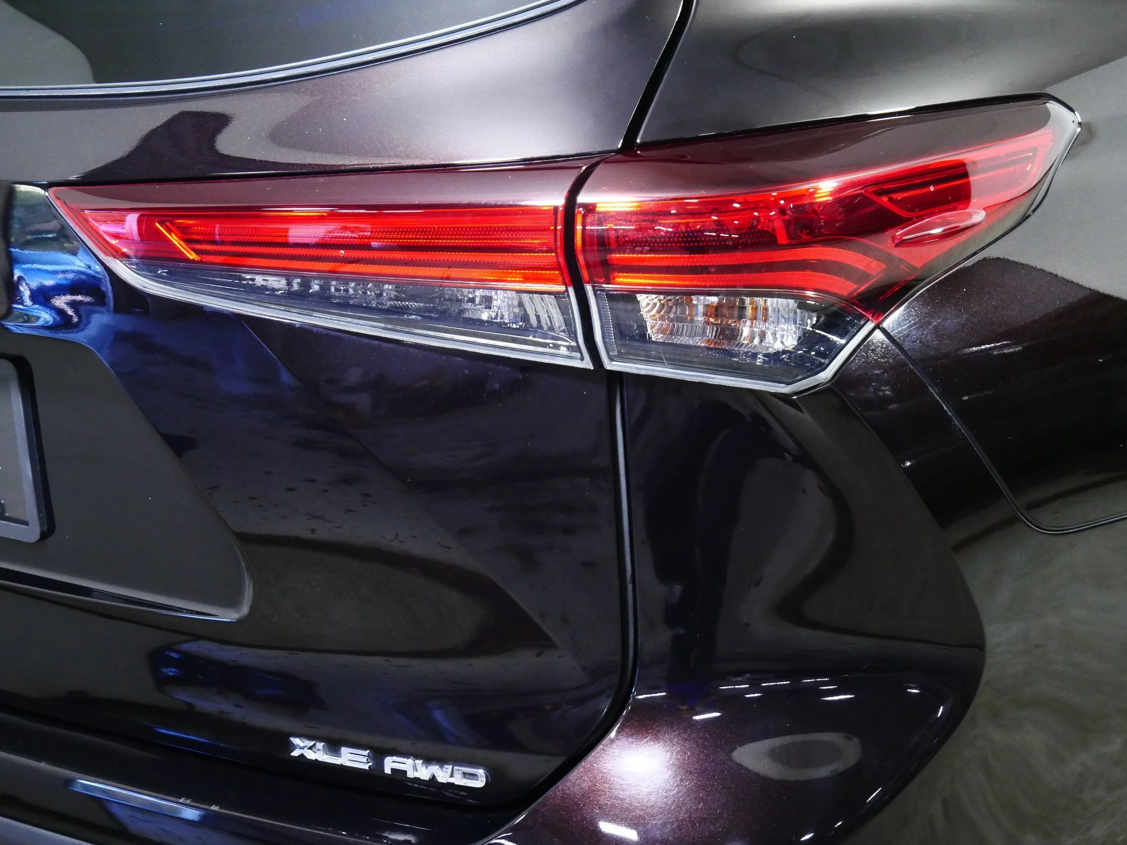 Used 2020 Opulent Amber Toyota XLE image 17